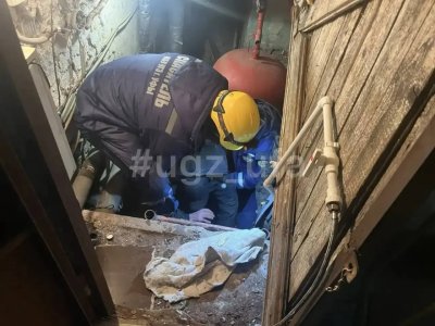 В Уфе мужчина упал в глубокий подвал