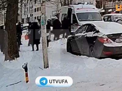 В Уфе под окнами жилого дома нашли травмированную женщину